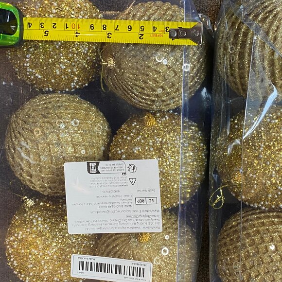 Christmas Balls X 36 2" white & Gold + 12 X 3" Gold - Picture 8 of 13